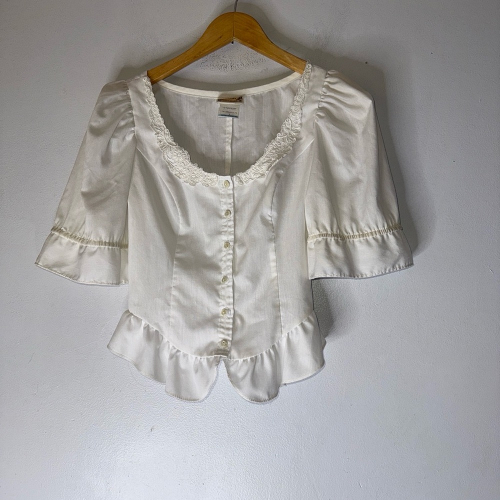 Vintage‎ Gunnies White Button Down Fitted Top Embroidered Floral Trim Size 9